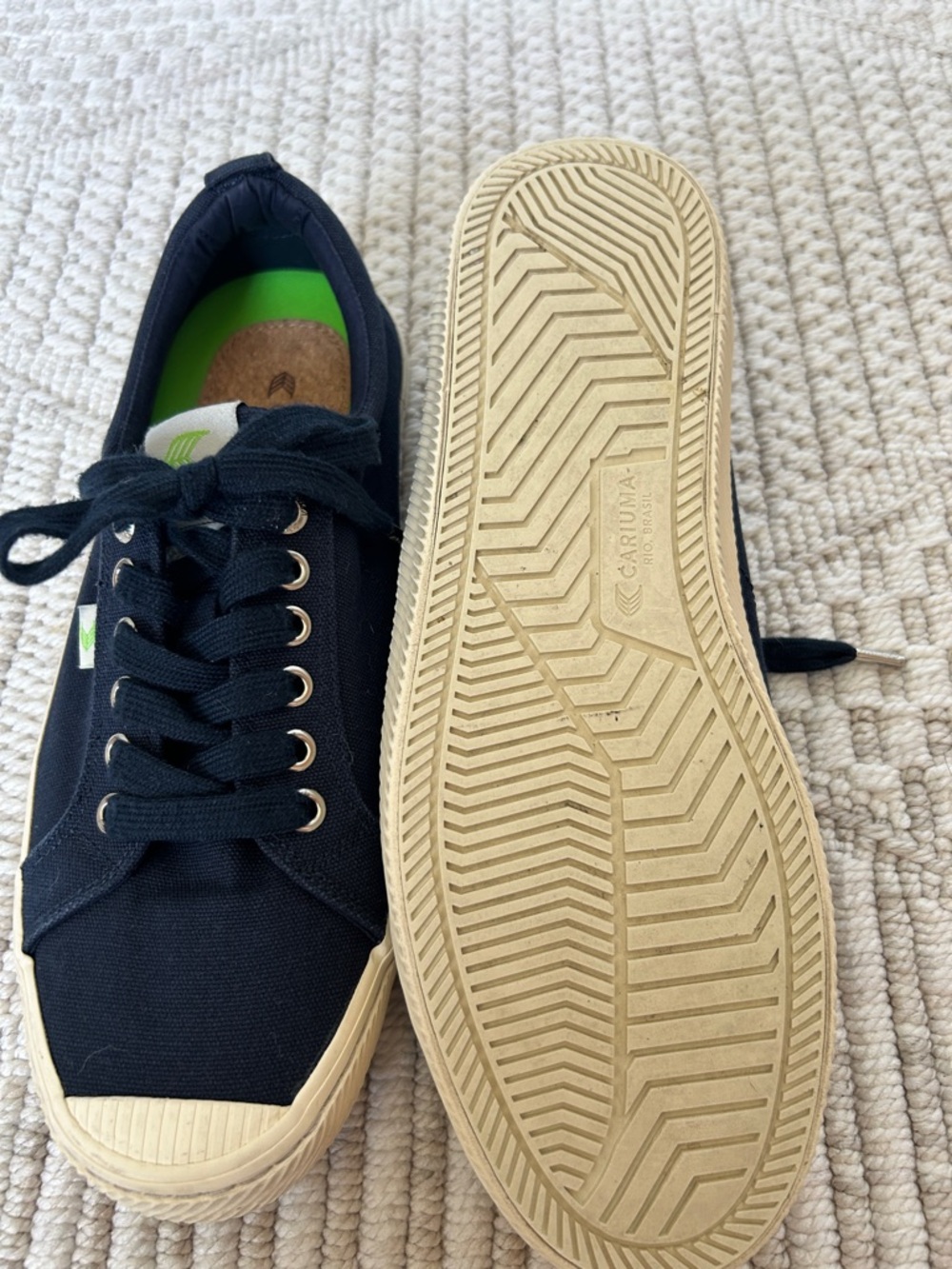Cariuma Navy Canvas Low-Top Sneakers with Cream Soles - Picture 3 of 8